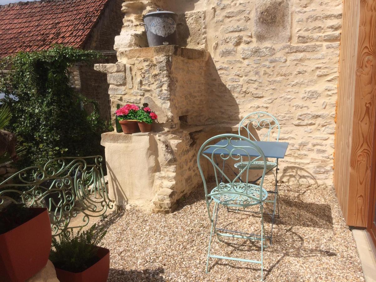 Au Cheval Bleu Bed & Breakfast Fontenay-près-Vézelay Bagian luar foto